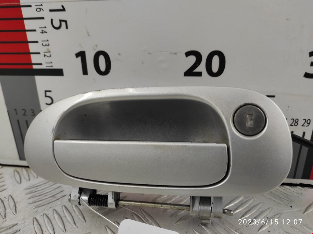 Ручка двери передней наружная правая MITSUBISHI Space Star 1999-2006