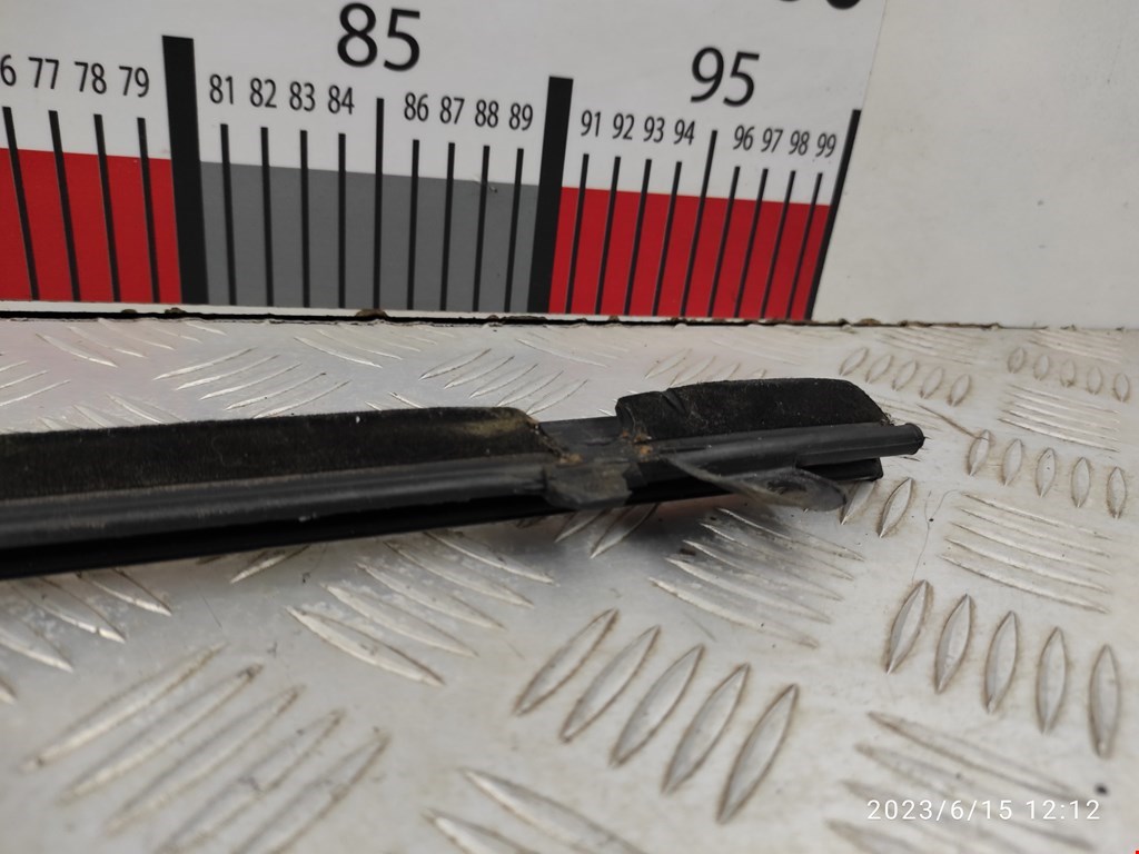 Уплотнитель (внутри) CITROEN C4 II 2010-н.в.