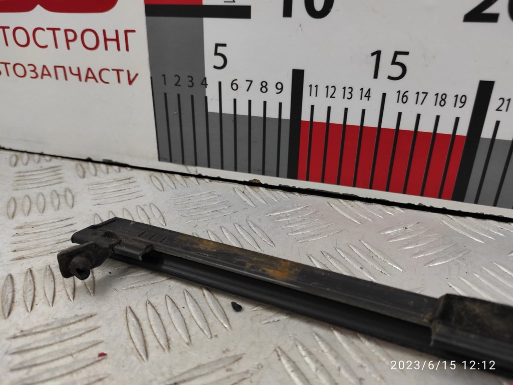 Уплотнитель (внутри) CITROEN C4 II 2010-н.в.