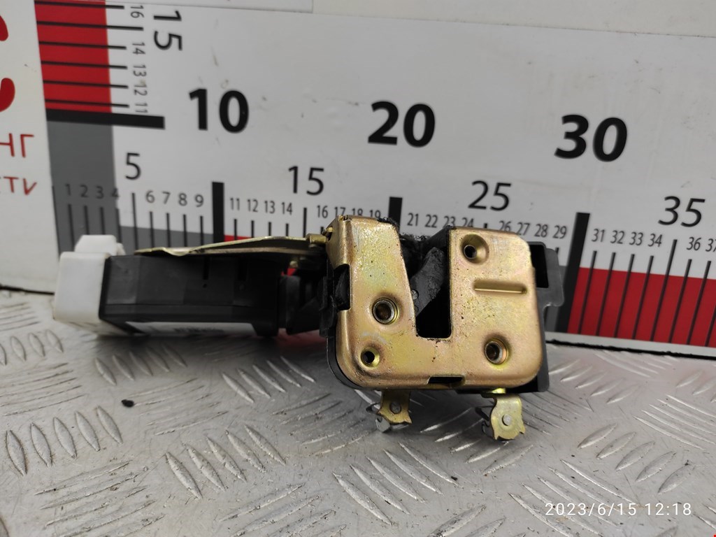 Замок двери передней правой MITSUBISHI Space Star 1999-2006