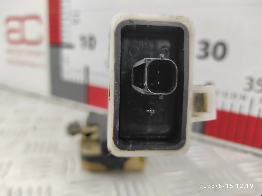 Замок двери передней правой MITSUBISHI Space Star 1999-2006