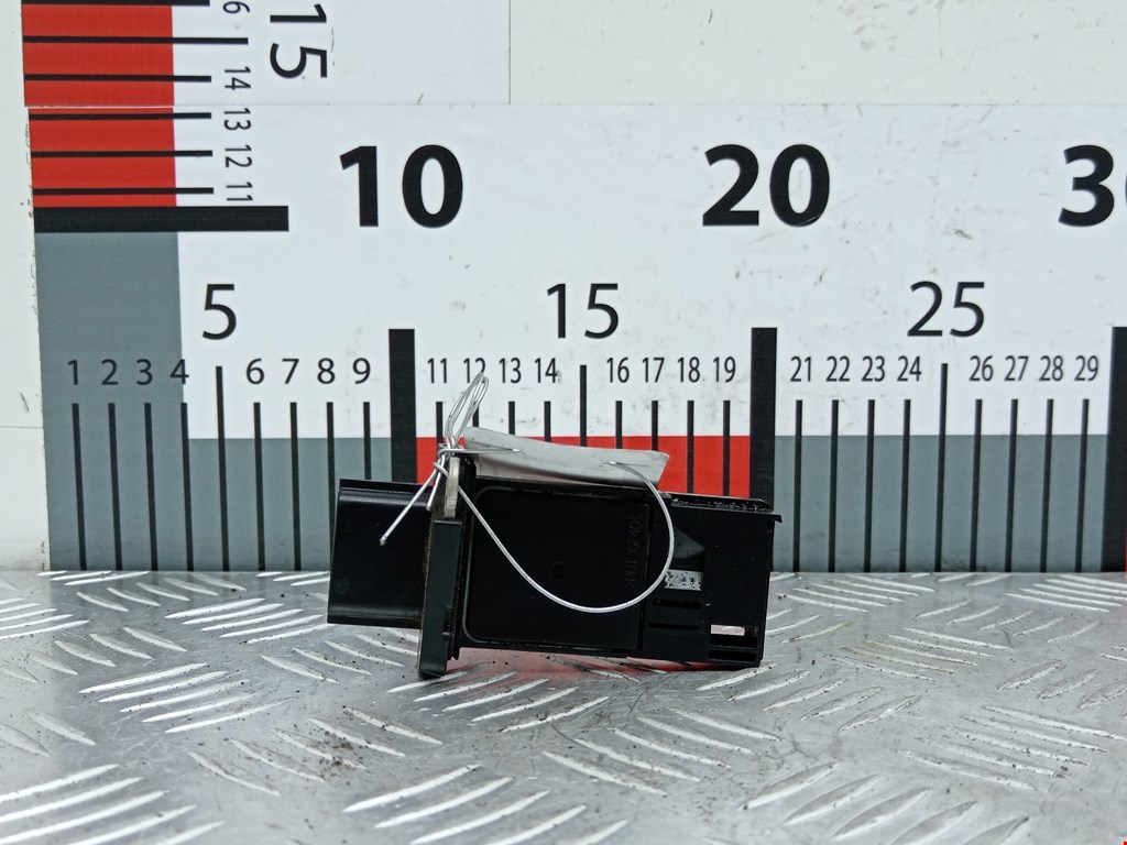 Расходомер воздуха (массметр, датчик ДМРВ) RENAULT Koleos HY 2008-2016