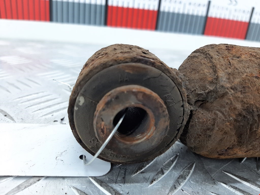 Амортизатор задний правый NISSAN Pathfinder R51M 2004-2014