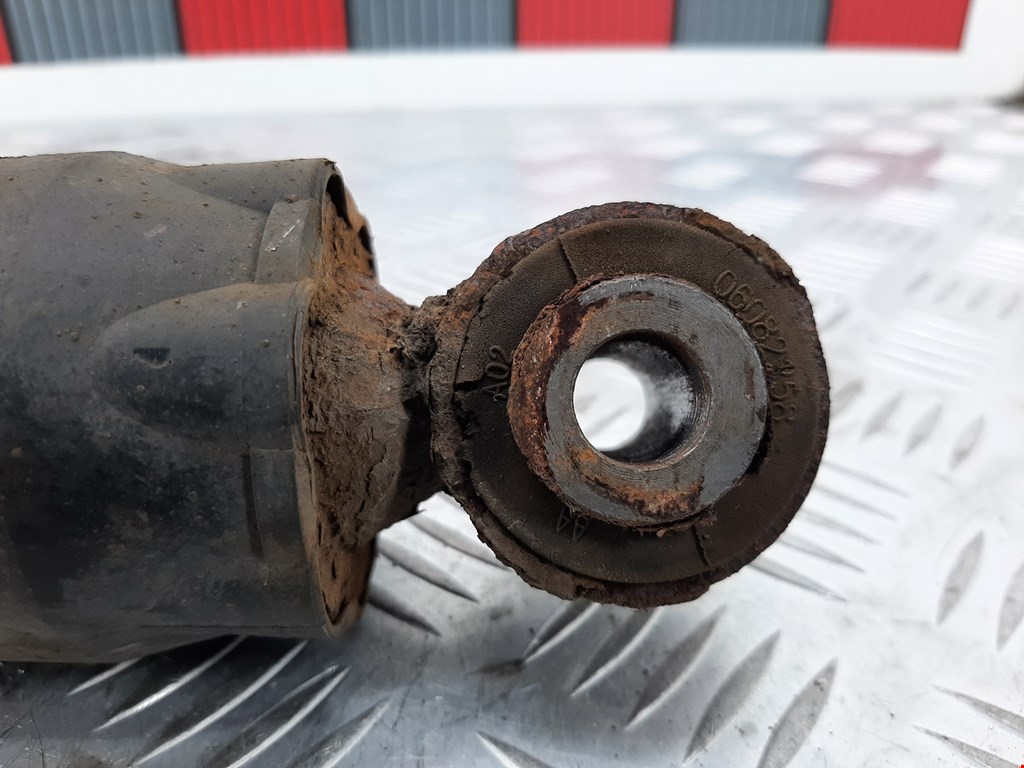 Амортизатор задний правый NISSAN Pathfinder R51M 2004-2014