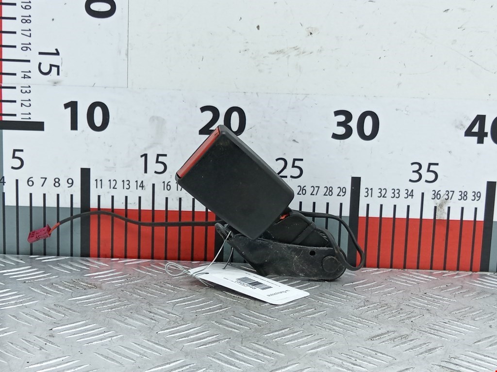 Замок ремня безопасности (преднатяжитель ремня безопасности) BMW 7-Series (E65/E66) (2001-2008)