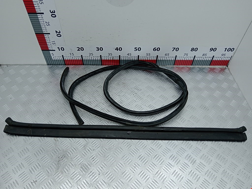 Уплотнитель (наружный) BMW 5er 5 серия F10/F11/F07 2009-2017