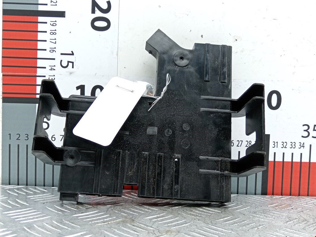 Датчик уровня в бачок омывателя BMW 5er 5 серия F10/F11/F07 2009-2017