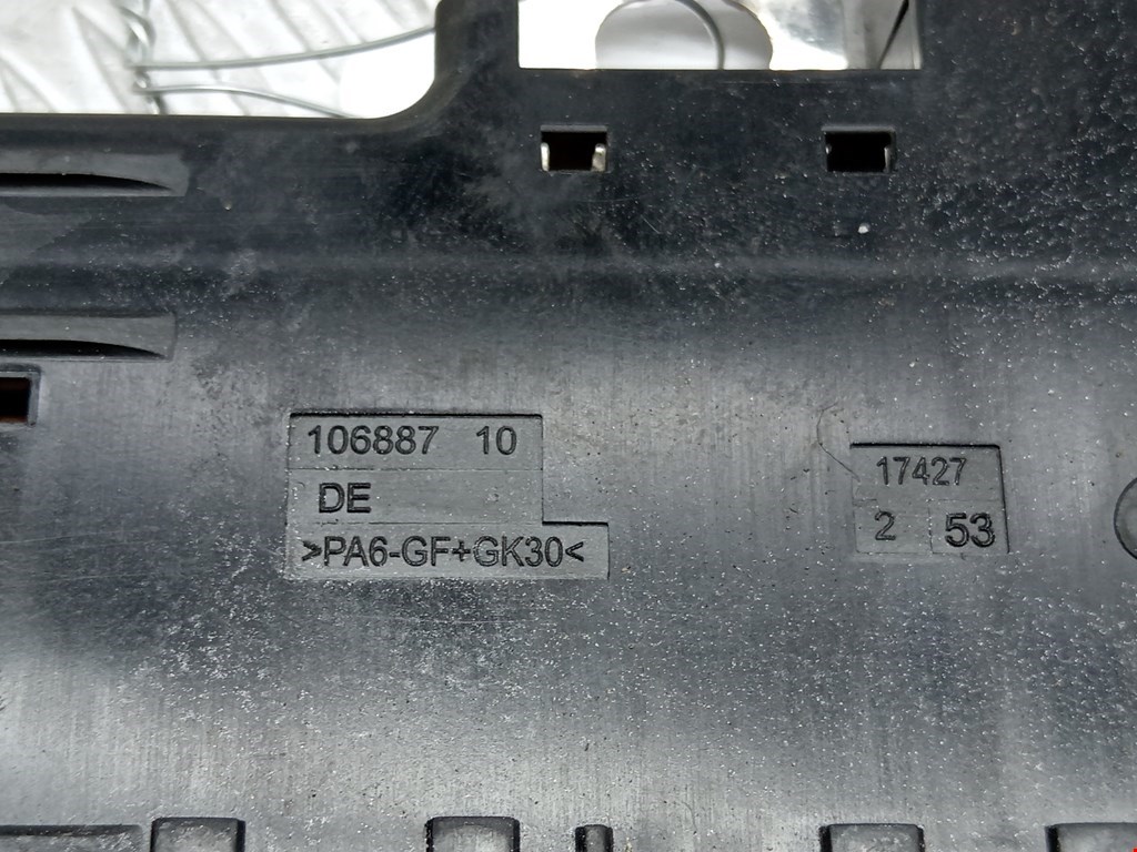 Датчик уровня в бачок омывателя BMW 5er 5 серия F10/F11/F07 2009-2017