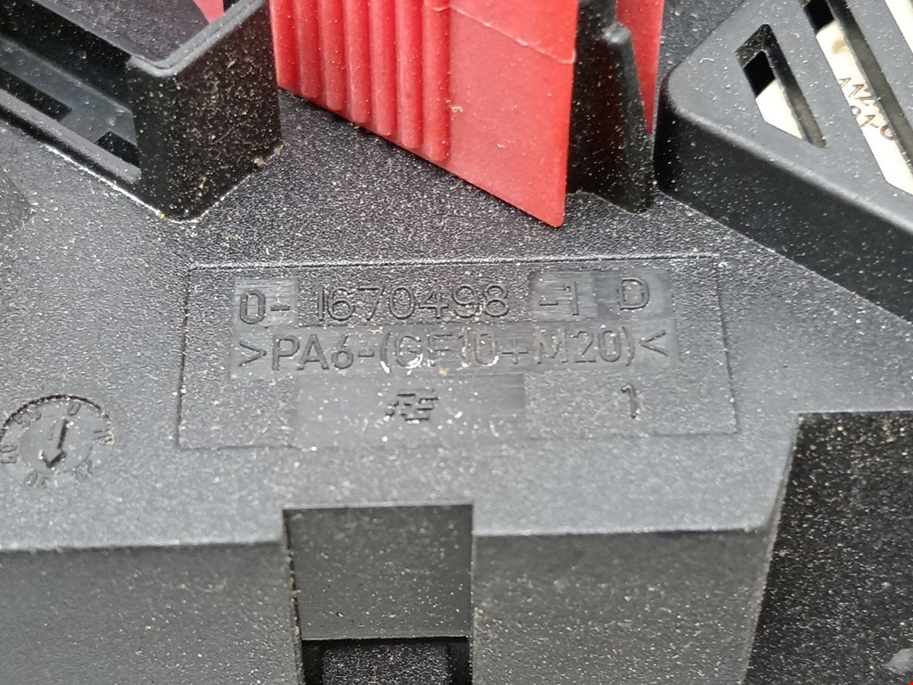 Датчик уровня в бачок омывателя BMW 5er 5 серия F10/F11/F07 2009-2017