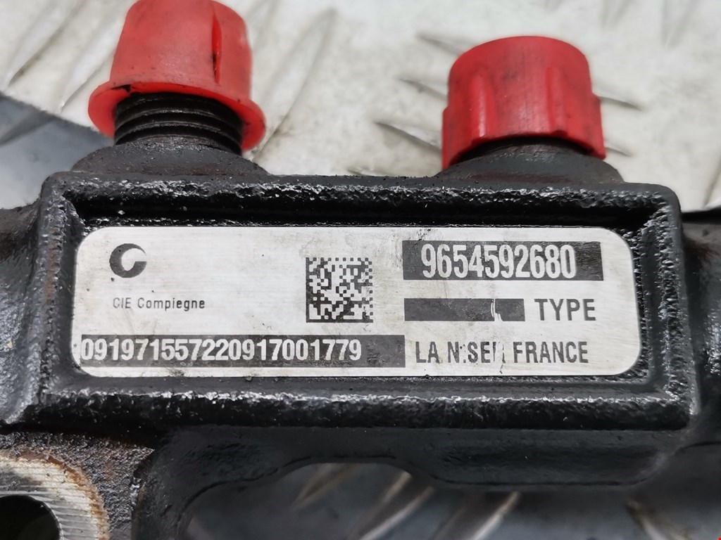 Датчик давления топлива FORD Fiesta 2008-2012