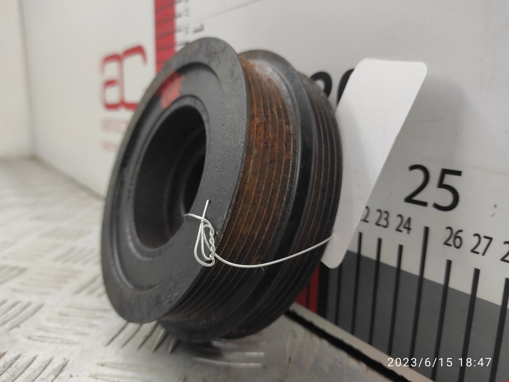 Шестерня коленвала (шкив) NISSAN Bluebird U11 1983-1990