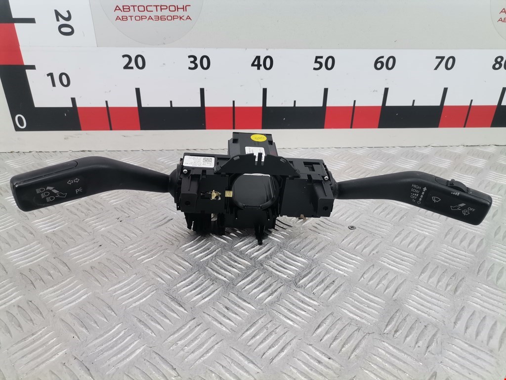 Переключатель поворотов и дворников (стрекоза) Volkswagen Passat CC (2008-2018)