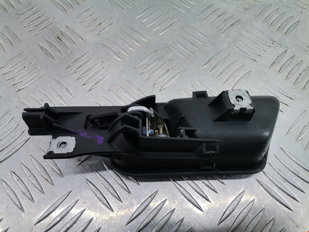 Ручка дверная задняя внутренняя правая VOLKSWAGEN Golf V 2003-2009