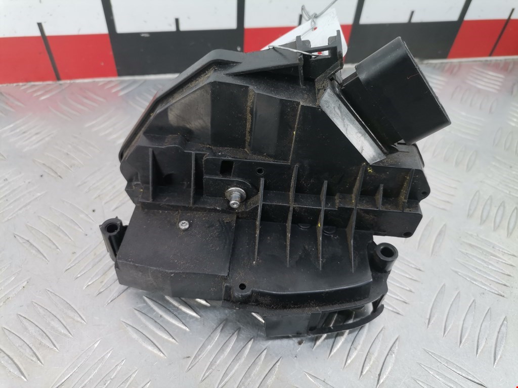 Замок двери задней правой FORD Fiesta 2008-2012