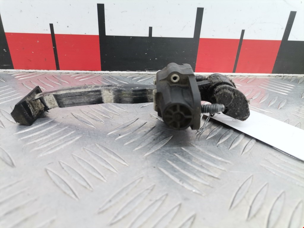 Ограничитель открывания двери FORD Fiesta 2008-2012