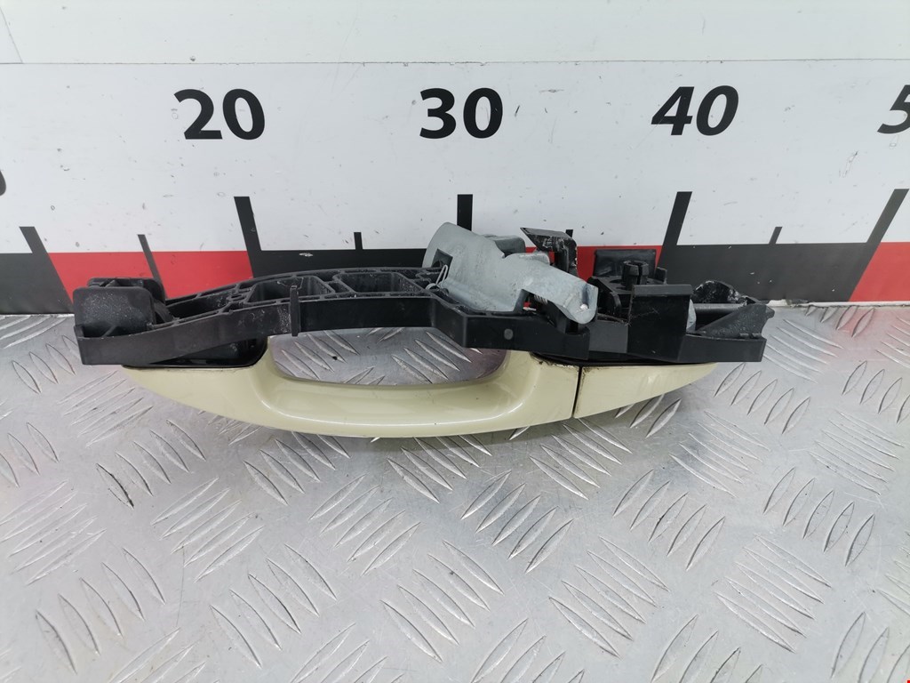 Ручка двери задней наружная правая FORD Fiesta 2008-2012