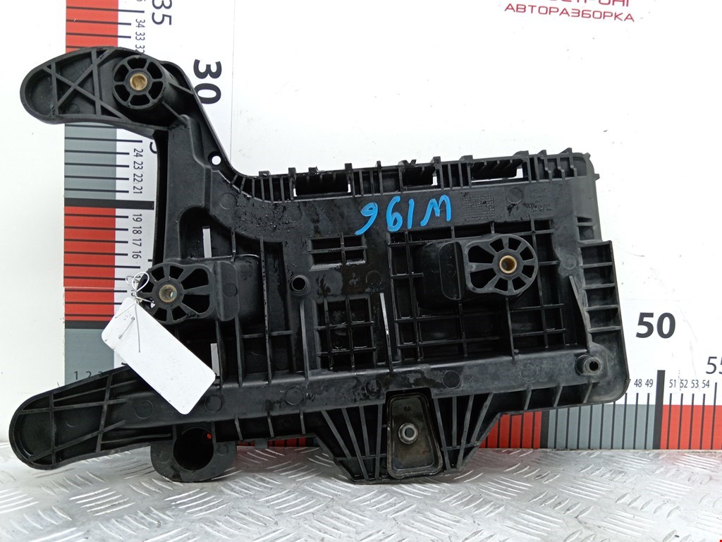 Крепление АКБ (корпус/подставка) VOLKSWAGEN Passat CC 2008-2017