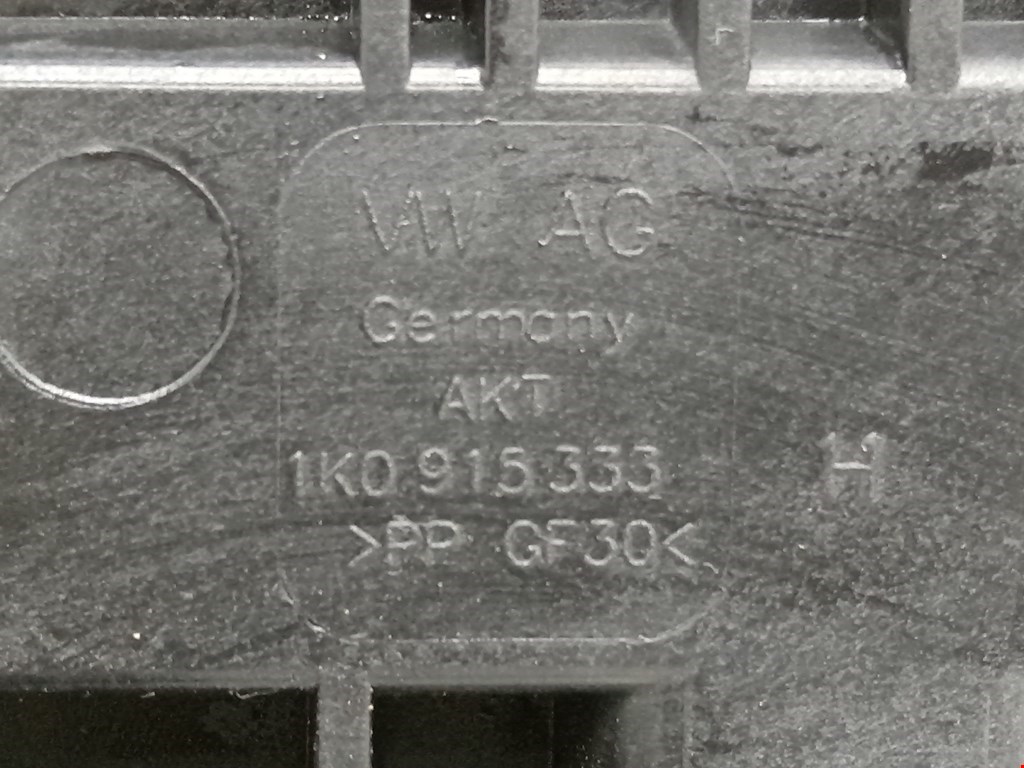 Крепление АКБ (корпус/подставка) VOLKSWAGEN Passat CC 2008-2017