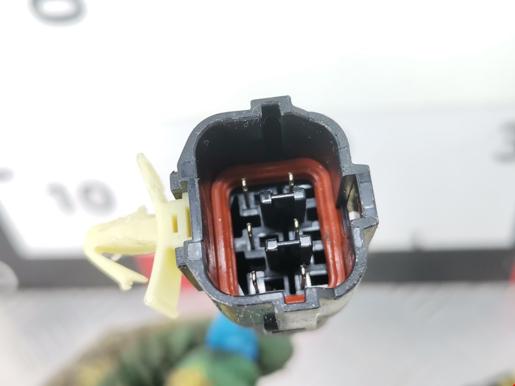 Замок двери задней правой KIA Sorento 2002-2009