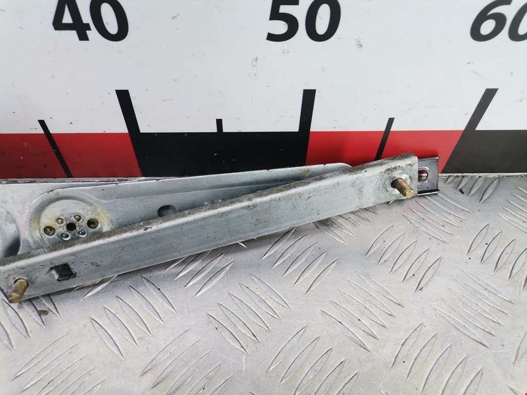 Стеклоподъемник задний правый KIA Sorento 2002-2009