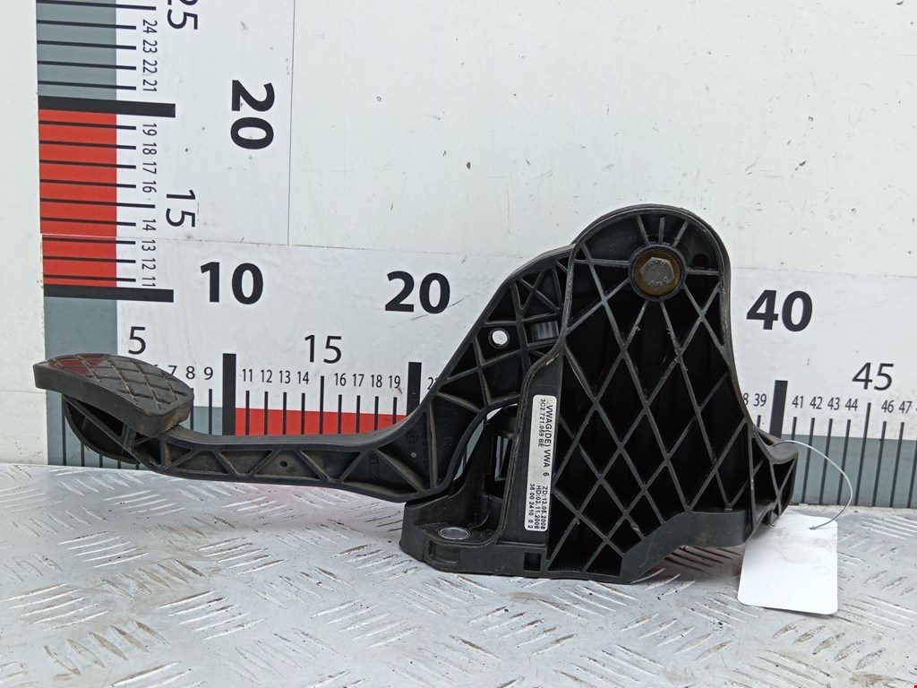 Педаль сцепления VOLKSWAGEN Passat CC 2008-2017