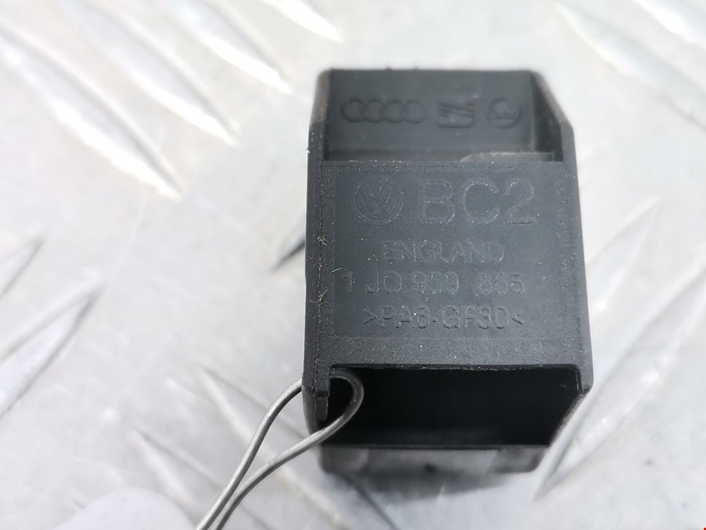 Кнопка стеклоподъемника VOLKSWAGEN Passat B5 1997-2005