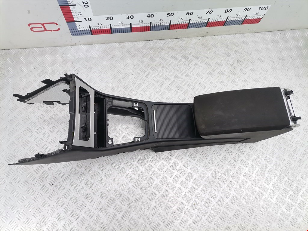 Подлокотник в салон VOLKSWAGEN Passat CC 2008-2017