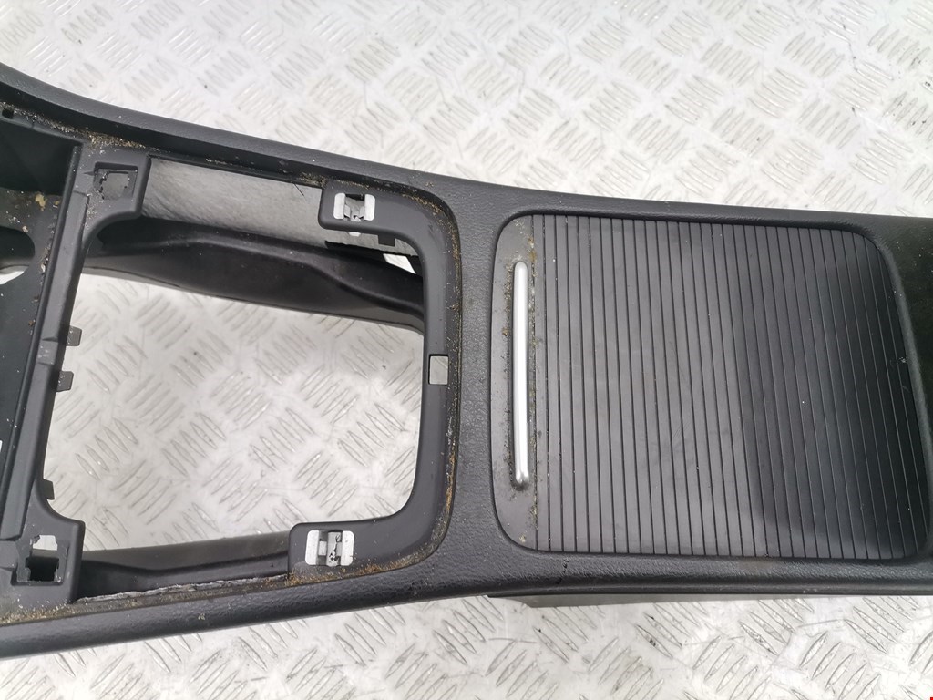 Подлокотник в салон VOLKSWAGEN Passat CC 2008-2017