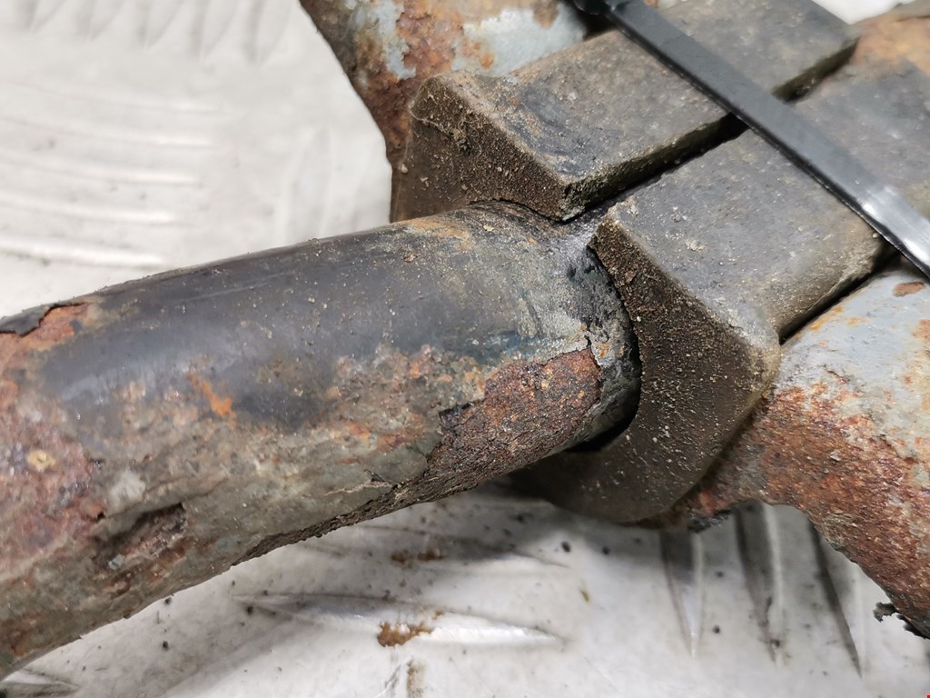 Стабилизатор передний (поперечной устойчивости подвески) MITSUBISHI Sigma 1990-1996