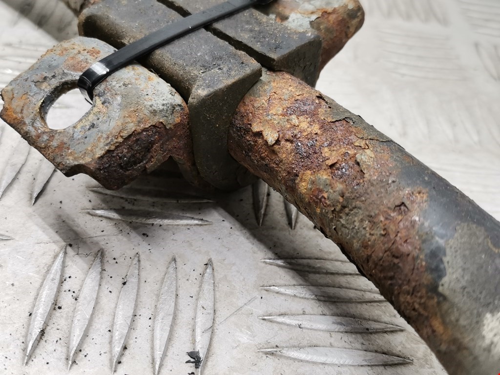 Стабилизатор передний (поперечной устойчивости подвески) MITSUBISHI Sigma 1990-1996