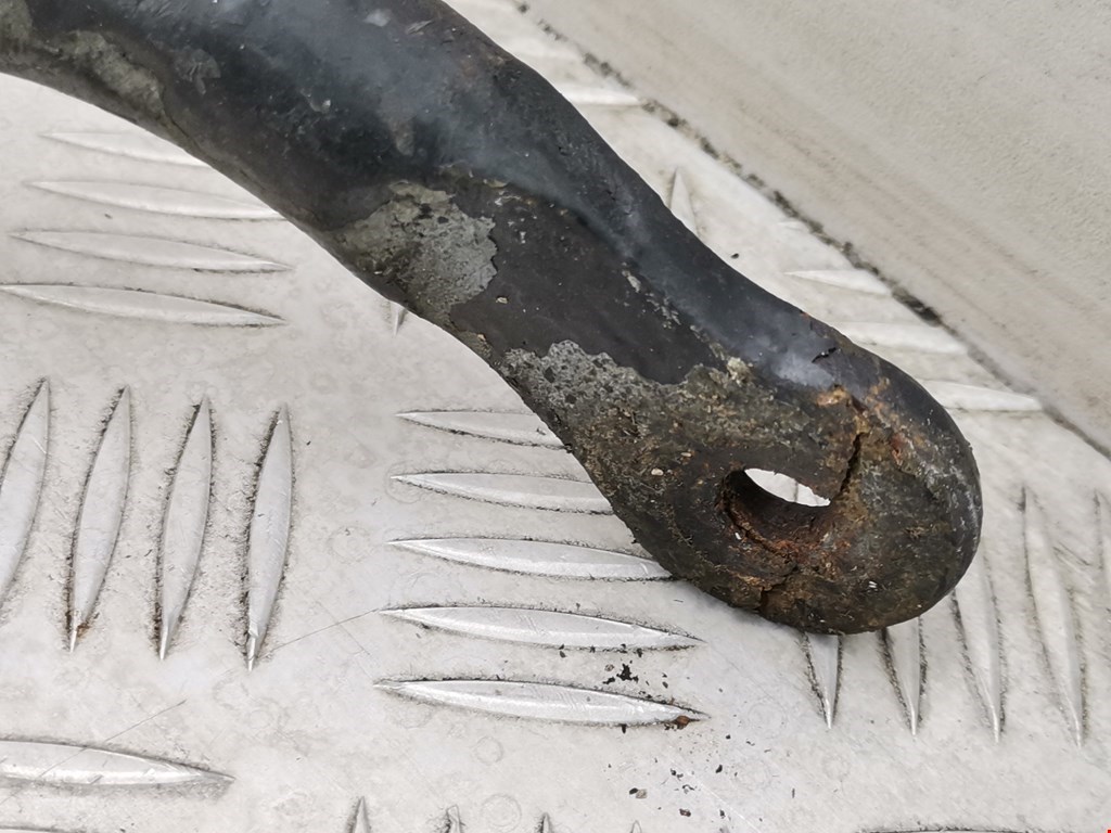 Стабилизатор передний (поперечной устойчивости подвески) MITSUBISHI Sigma 1990-1996