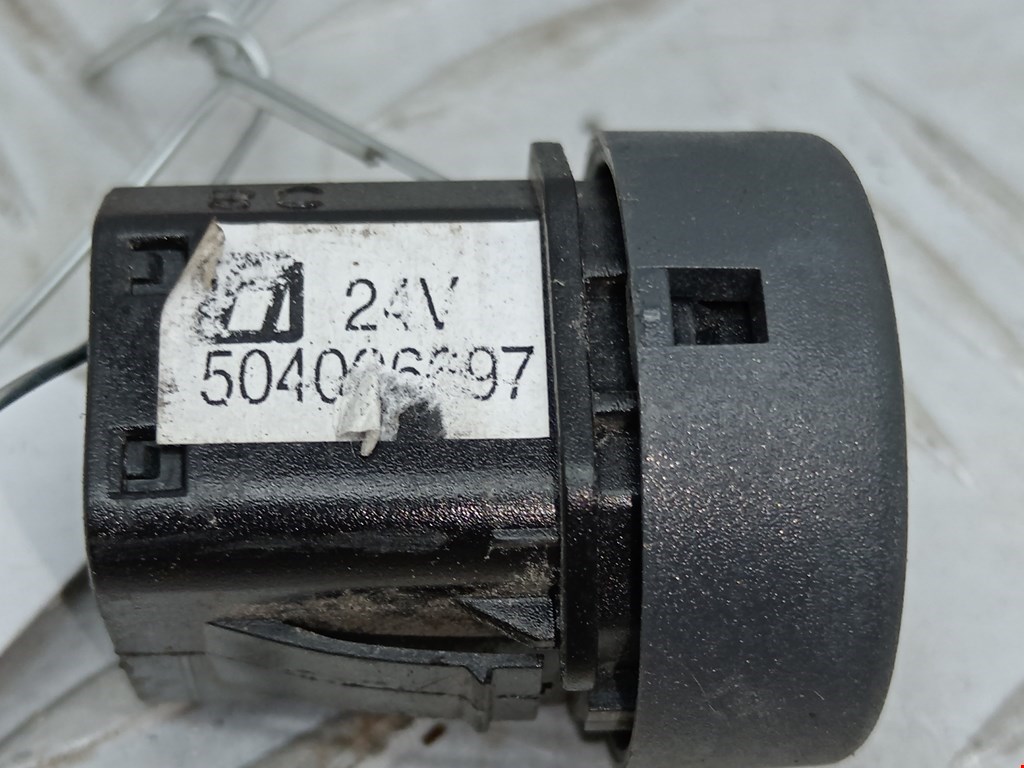 Кнопка включения противотуманных фар IVECO EuroCargo II 2003-2008