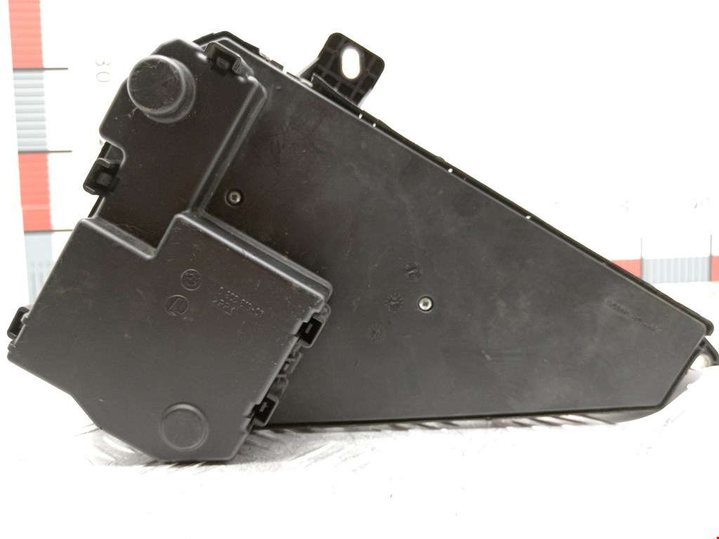 Датчик уровня в бачок омывателя BMW 6er E63/E64 2003-2011