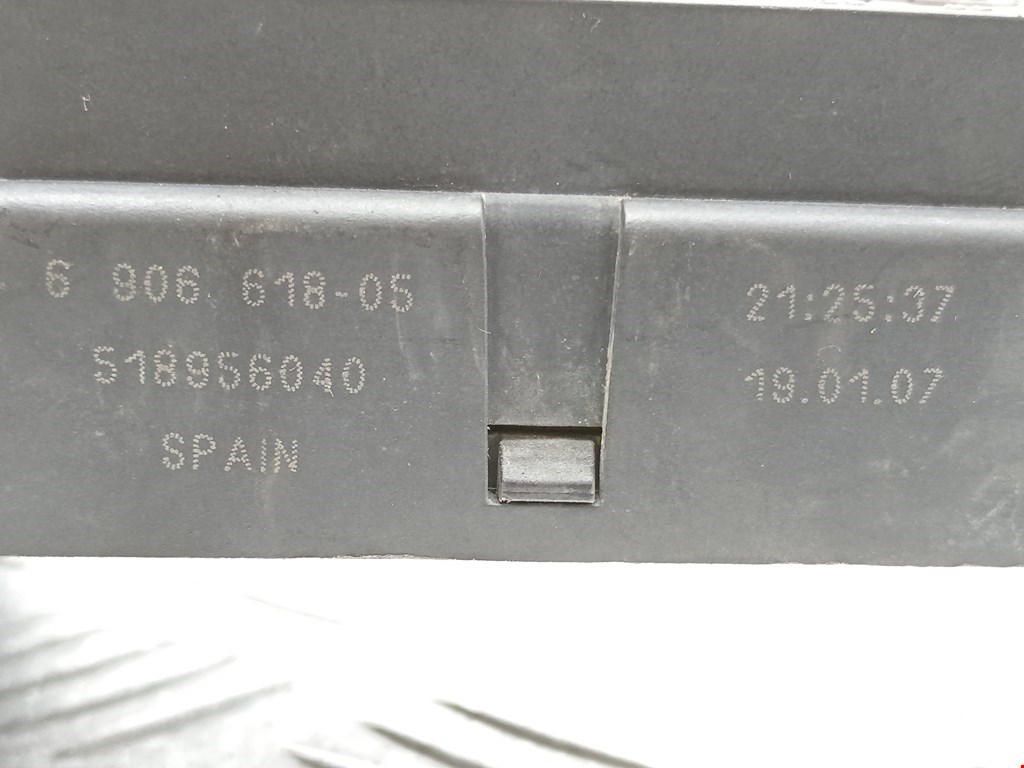 Датчик уровня в бачок омывателя BMW 6er E63/E64 2003-2011