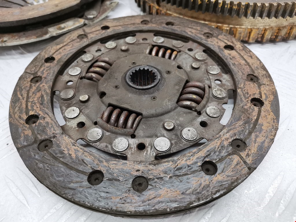 Маховик (демпфер сцепления) SKODA Fabia MK1 1999-2006