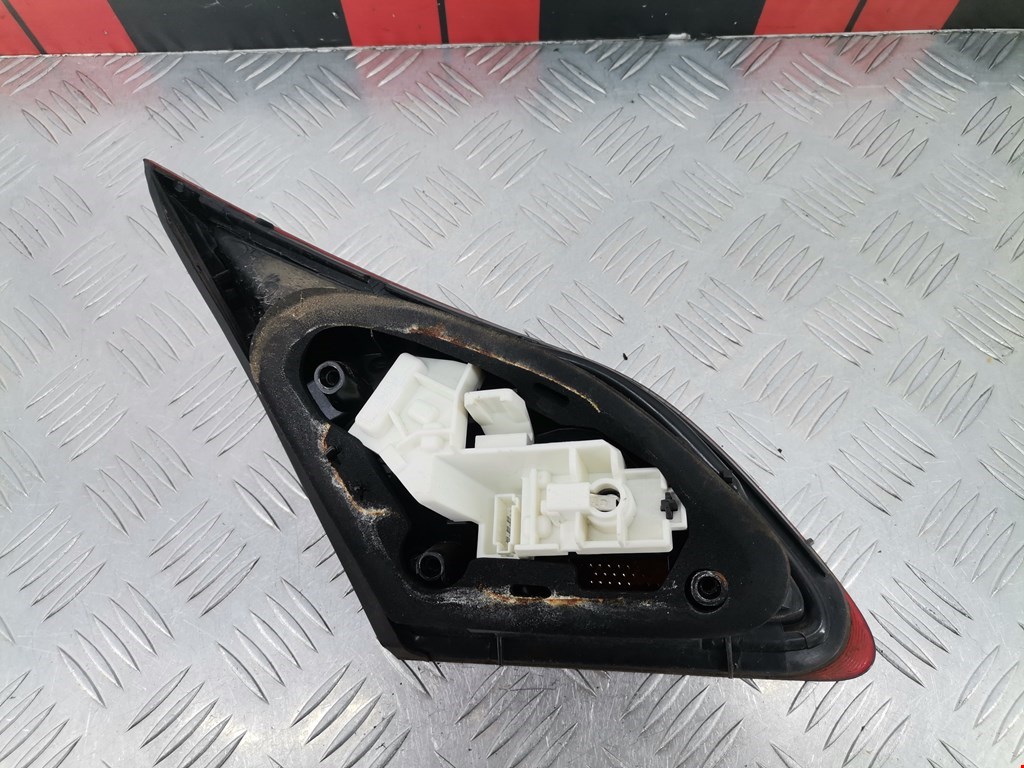 Фонарь задний внутренний правый OPEL Astra J 2009-2017