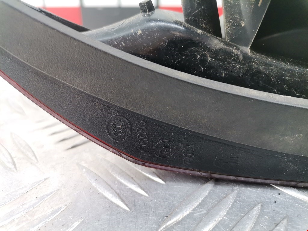 Фонарь задний внутренний правый OPEL Astra J 2009-2017