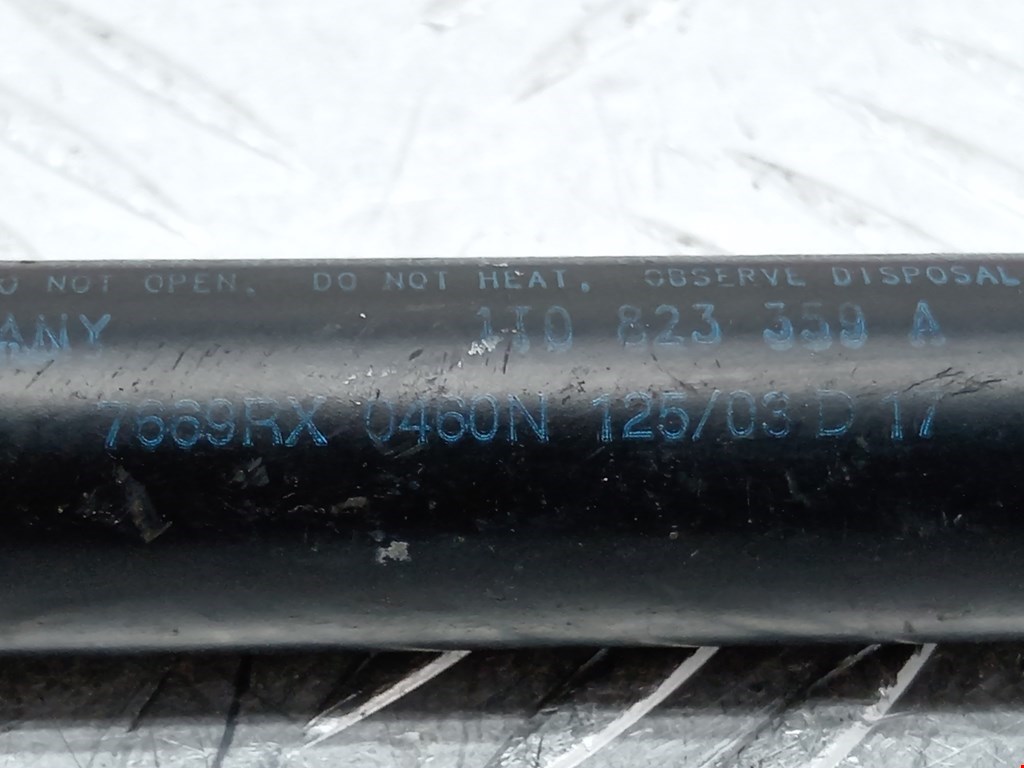 Амортизатор капота левый=правый VOLKSWAGEN Caddy III 2004-2015