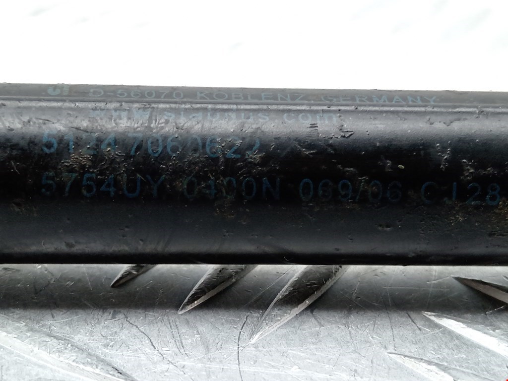 Амортизатор крышки (двери) багажника BMW 1er E81\E87 2004-2011