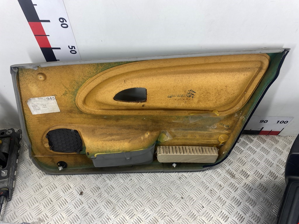 Обшивка двери передняя левая VOLVO S70 1997-2000