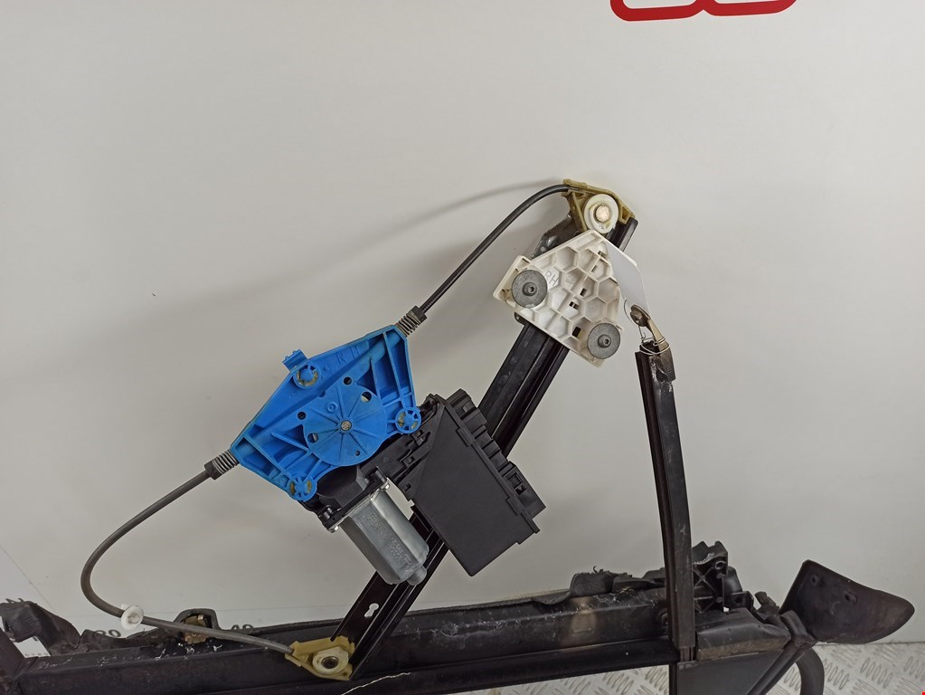 Стеклоподъемник задний правый AUDI A4 B6 2001-2005