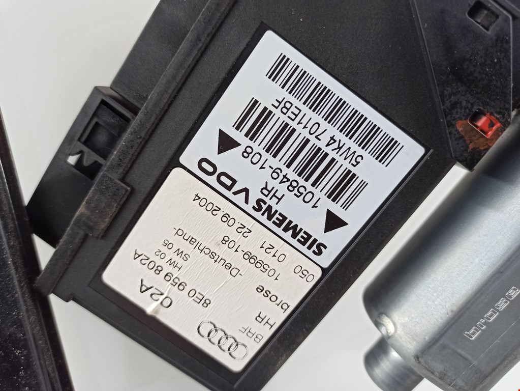 Стеклоподъемник задний правый AUDI A4 B6 2001-2005