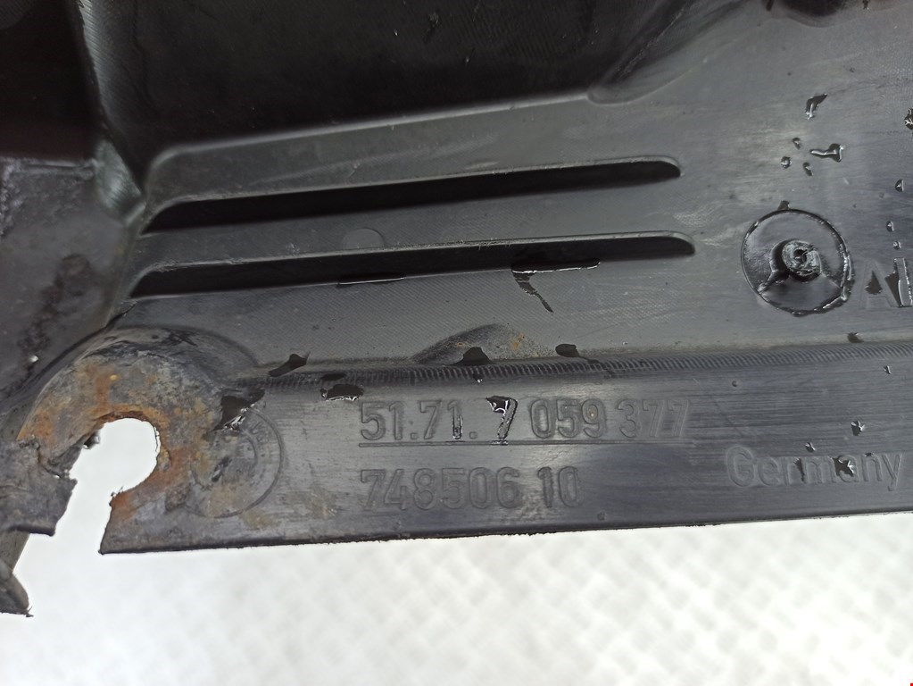 Локер (подкрылок) передний левый BMW 3er E90/E91 2005-2012