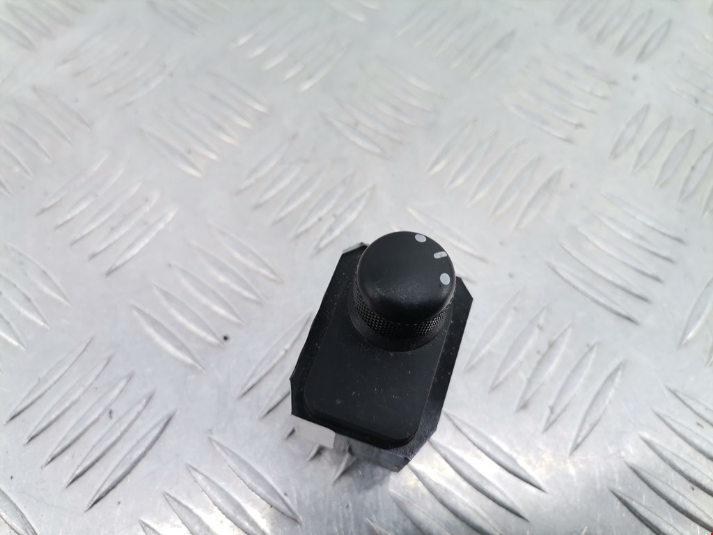 Блок управления зеркалами SUZUKI Splash 2008-2015