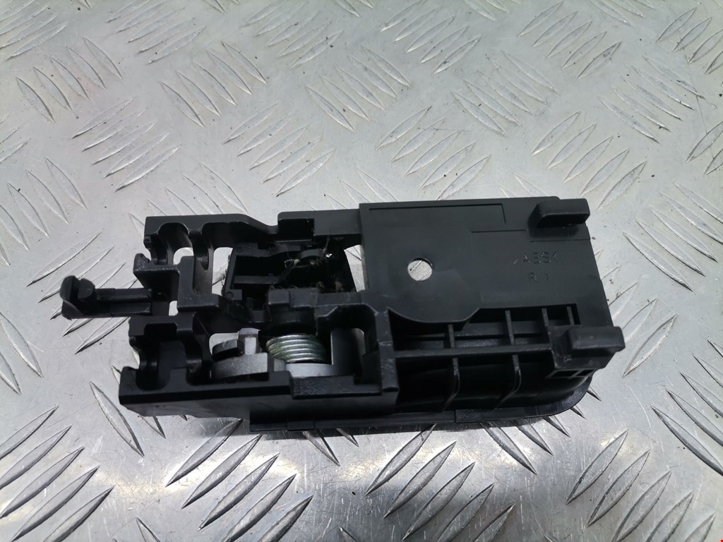 Ручка дверная передняя внутренняя правая SUZUKI Splash 2008-2015