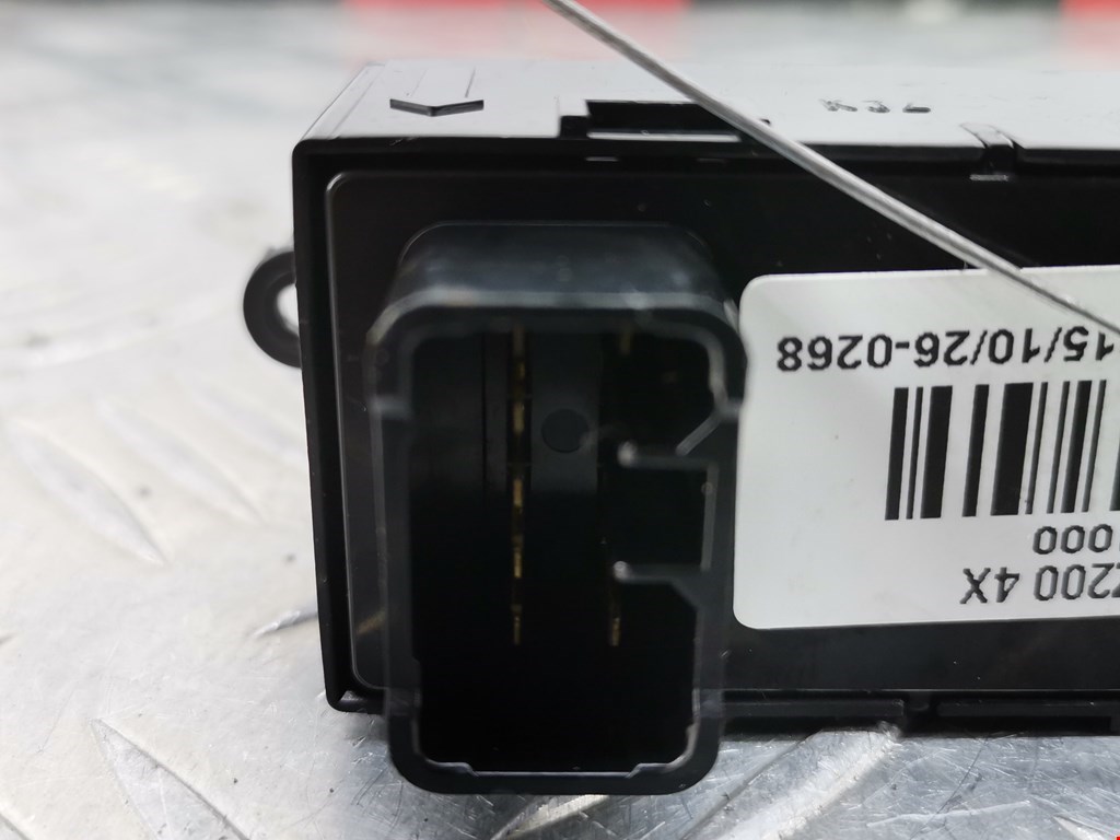 Кнопка стеклоподъемника HYUNDAI i40 2011-2019