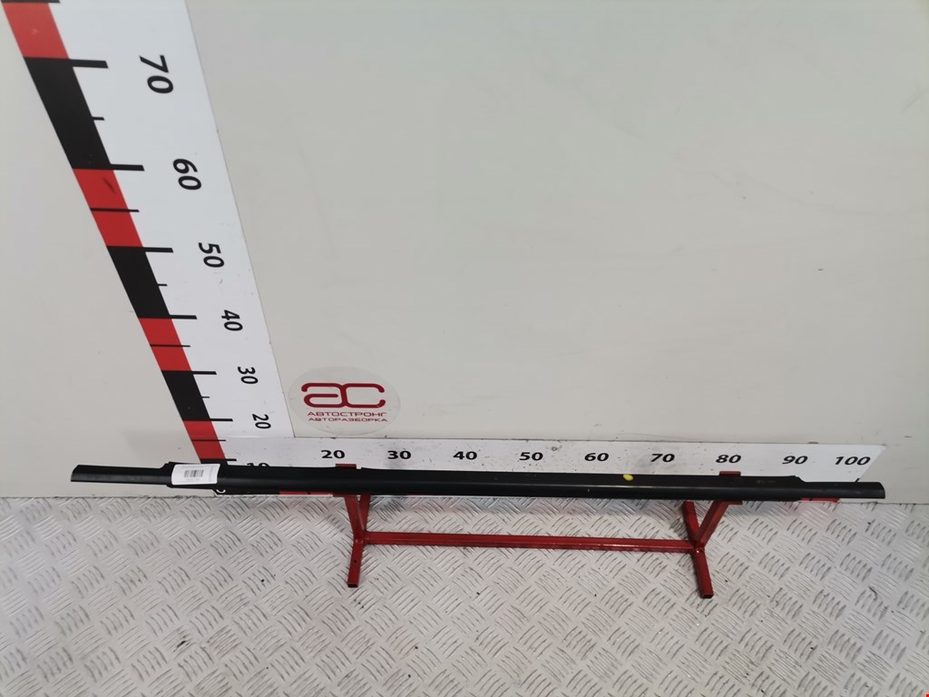 Накладка декоративная (молдинг) стекла двери задней правой Hyundai Santa Fe 2 (CM) (2005-2012)