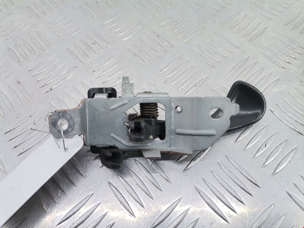 Ручка дверная передняя внутренняя правая MITSUBISHI Pajero Sport 1998-2008