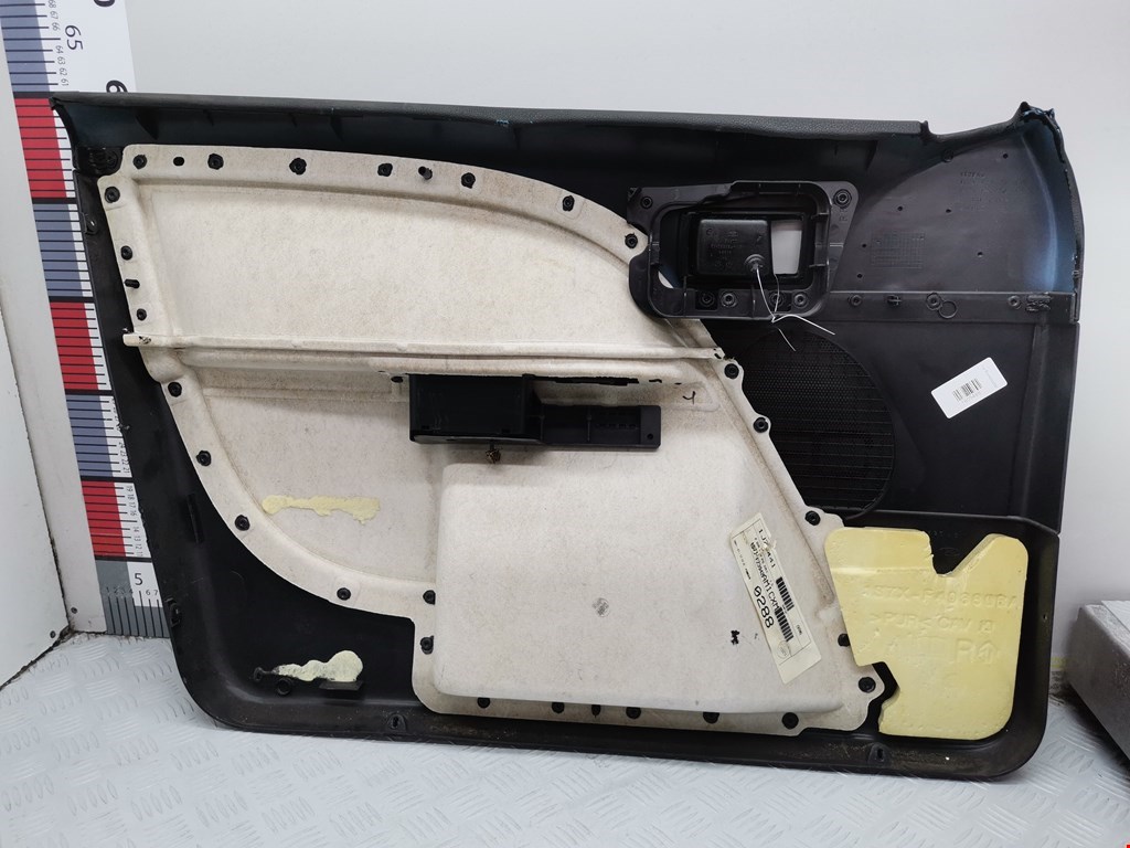 Обшивка двери передняя правая FORD Mondeo III 2000-2007