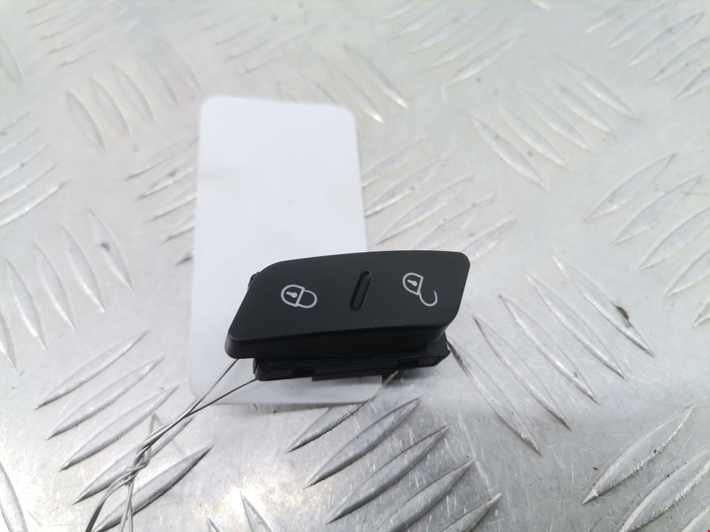 Кнопка центрального замка VOLKSWAGEN Passat CC 2008-2017